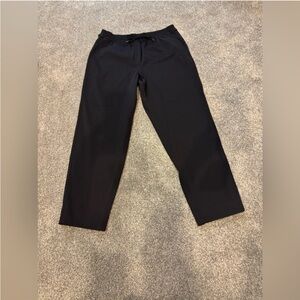 Women’s Black Lululemon Pants with drawstring!